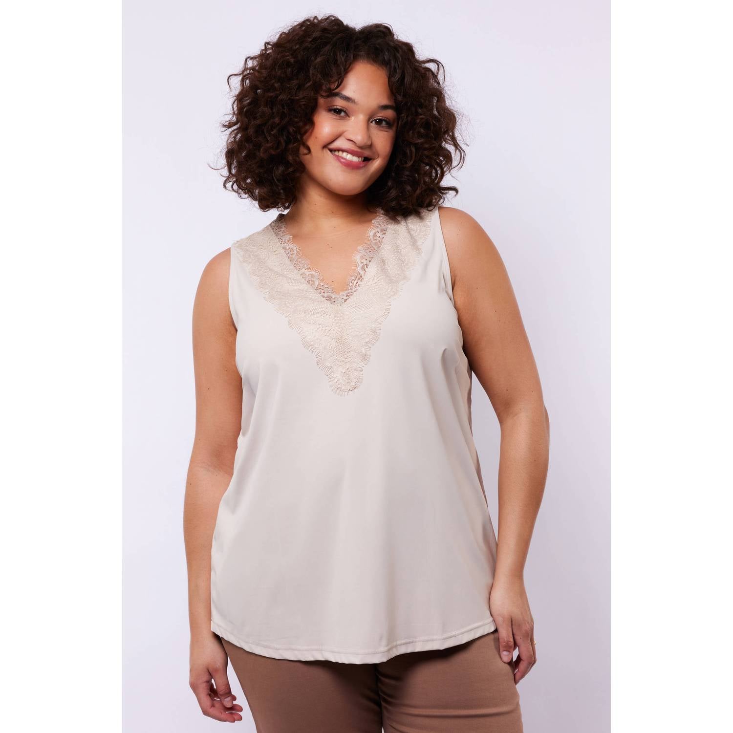 Exxcellent Plus Size top zand