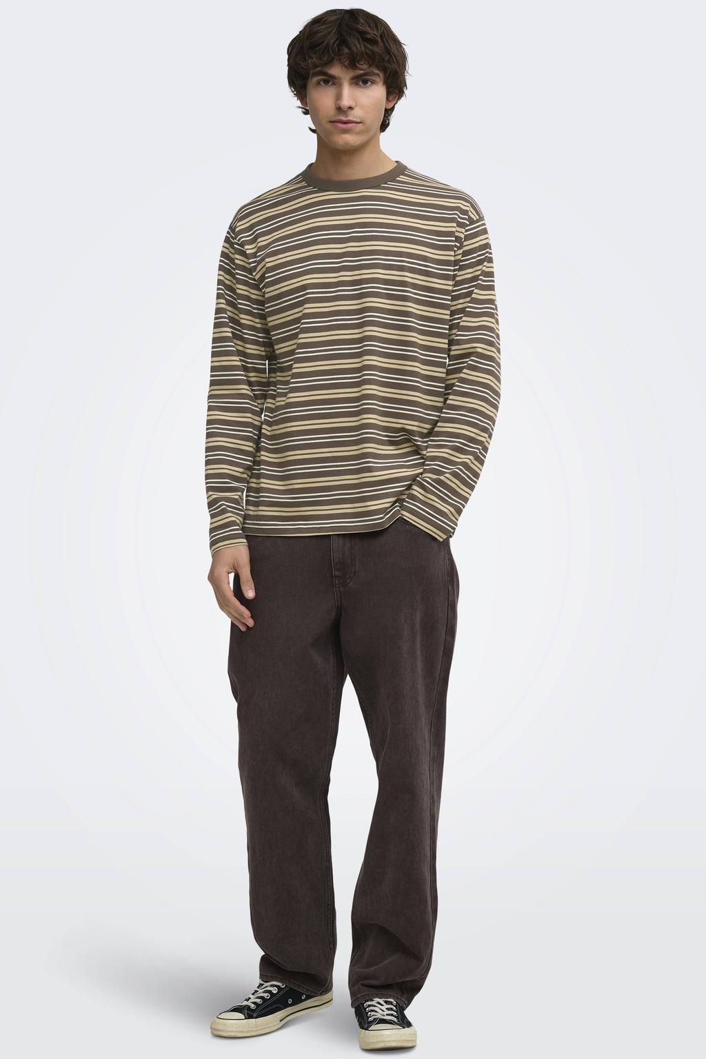 Bruine heren ONLY & SONS relaxed fit gestreepte longsleeve van katoen met lange mouwen en ronde hals