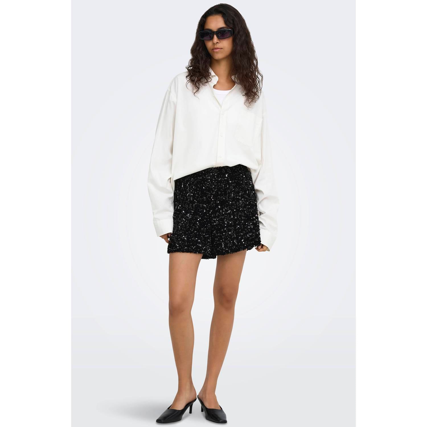 ONLY straight leg casual short met pailletten zwart