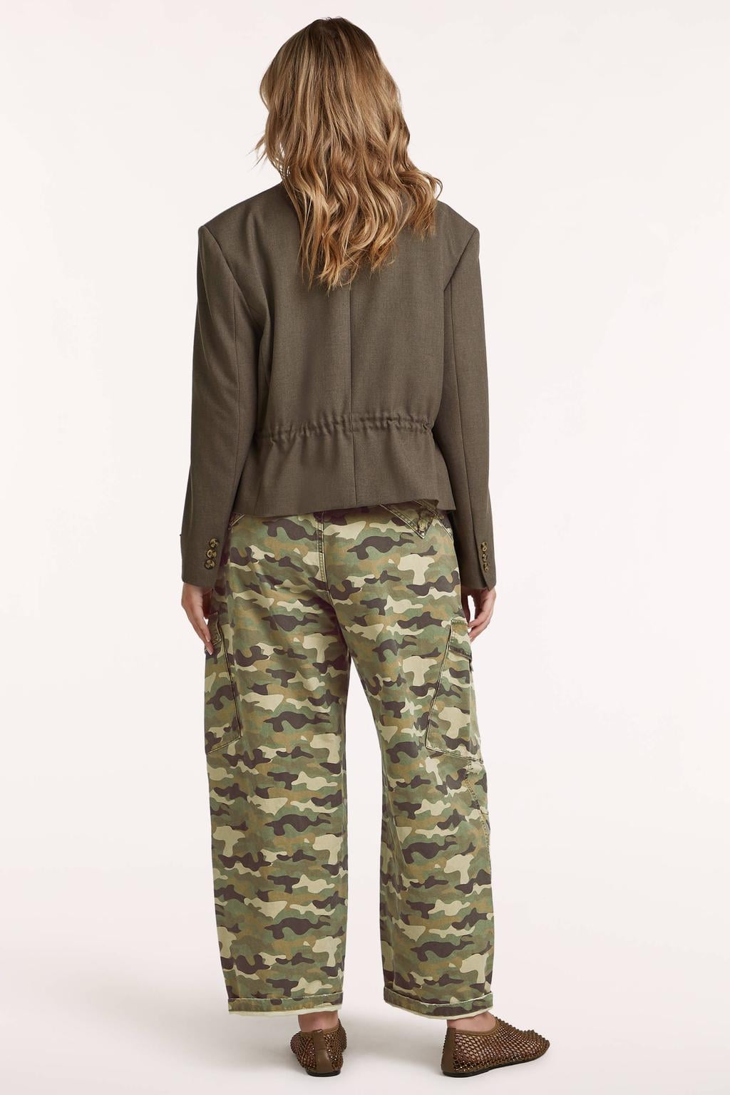 Circle of Trust X Iris Zeilstra cropped blazer met patches - kaki