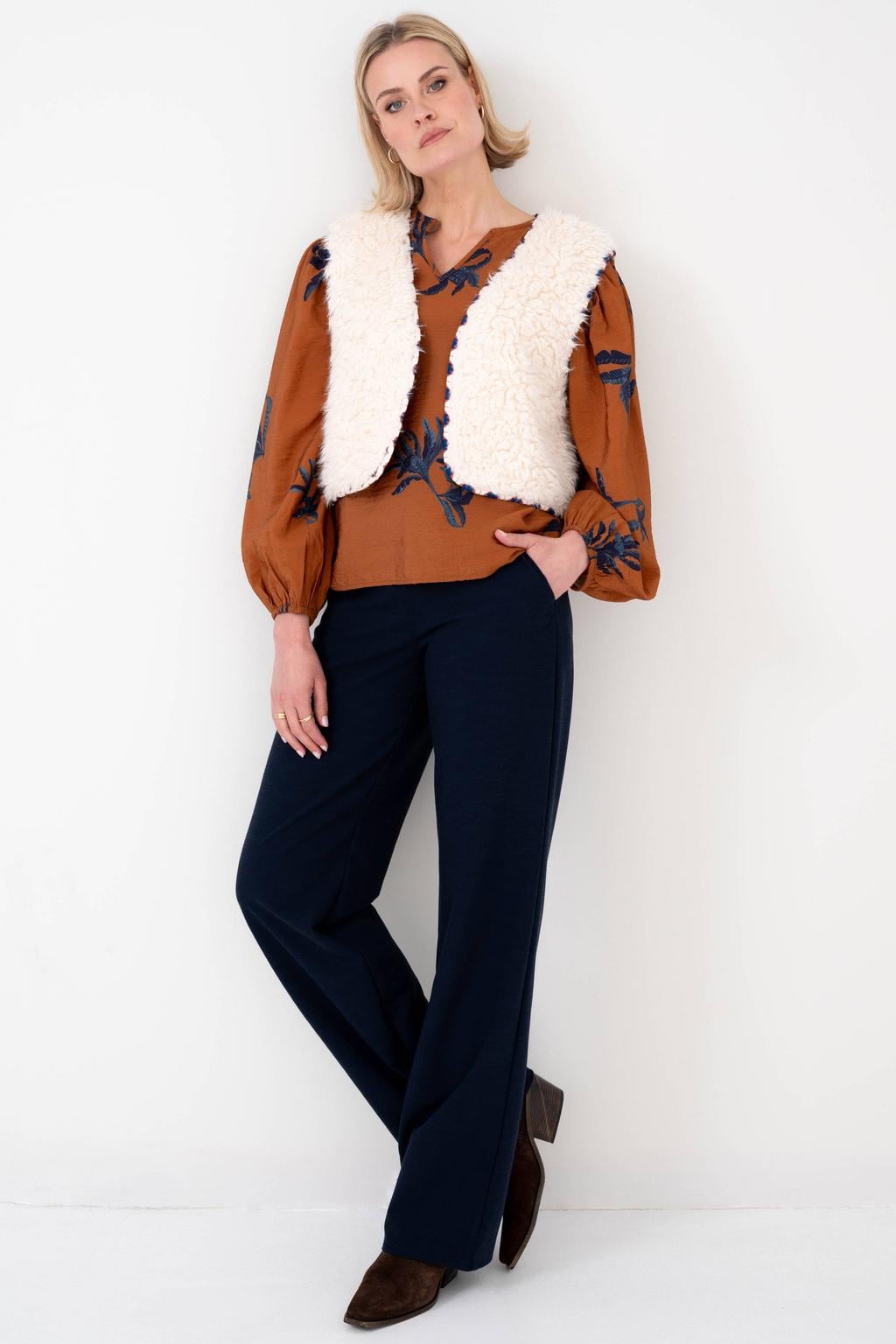 Beige dames Maicazz & Zizo gilet van imitatiebont met effen en ronde hals