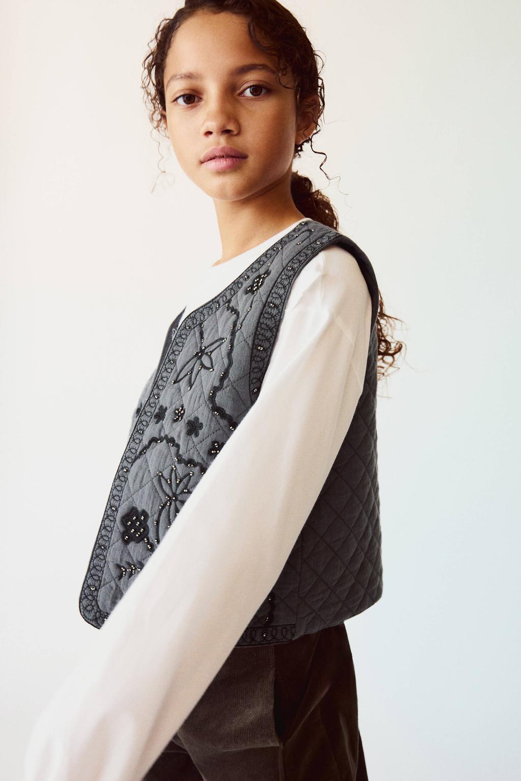 Mango Kids gebloemde gilet met borduursels - grijs