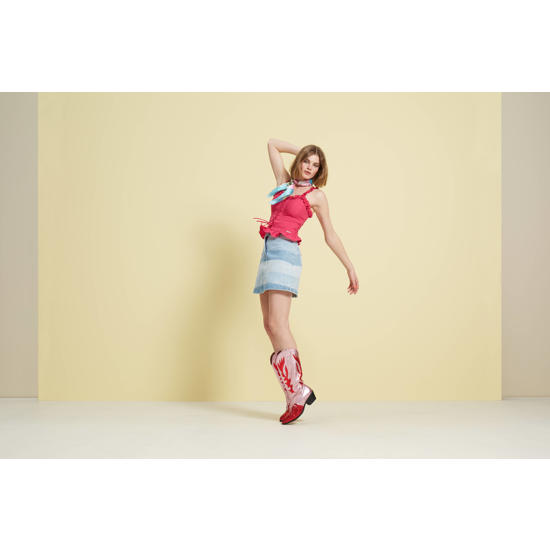 denim shorts en skirts