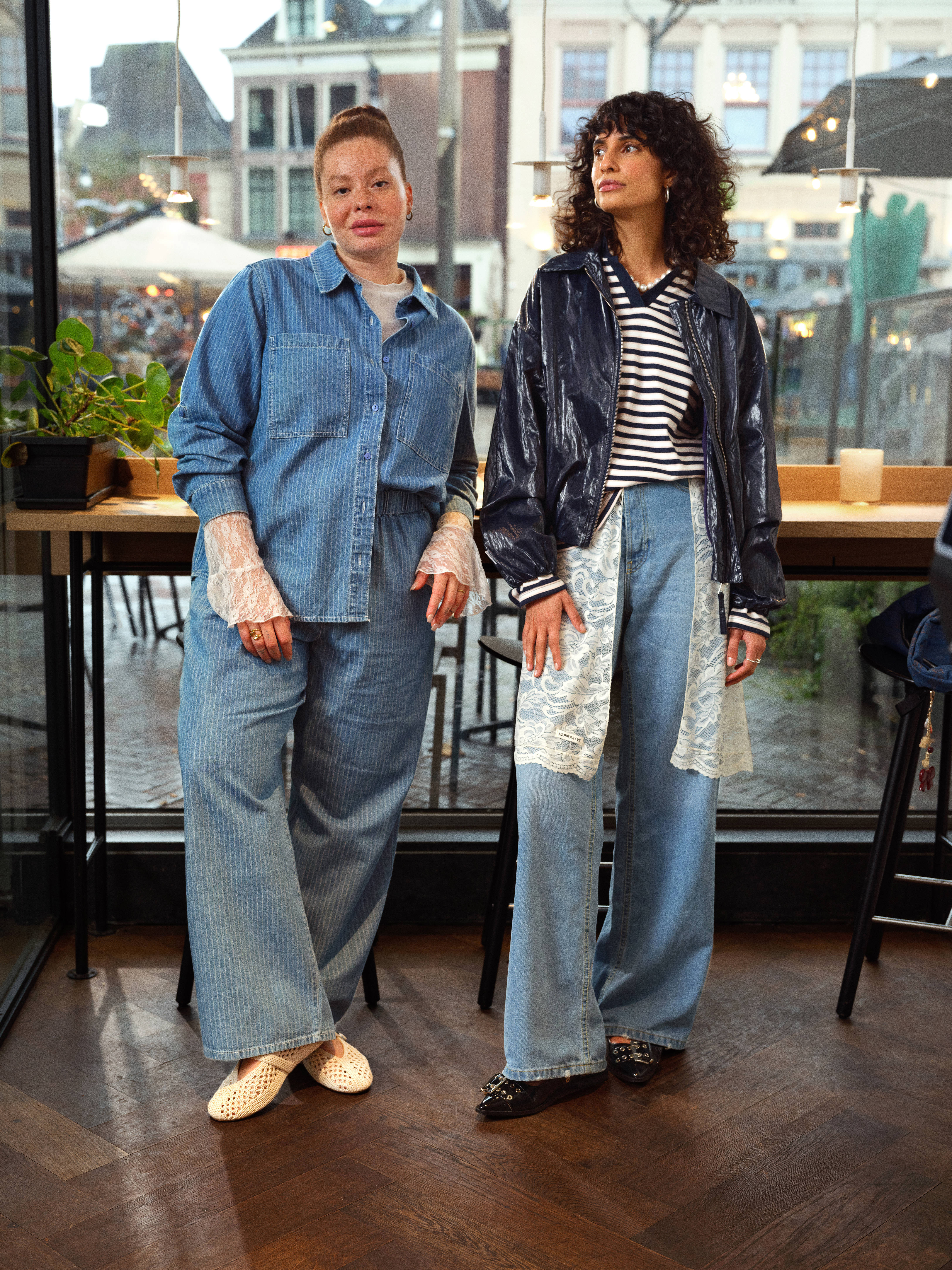 Hoe combineer je een flared jeans?