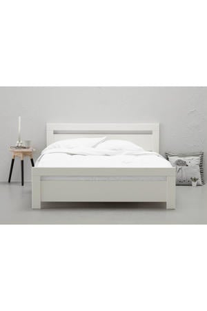 Bed Carrara (140x200 cm)