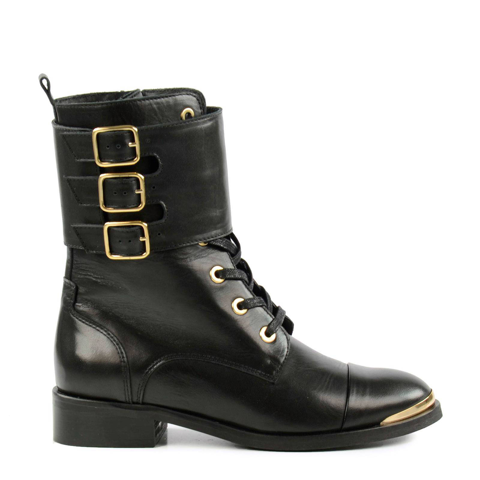 Sacha orders leren veterboots