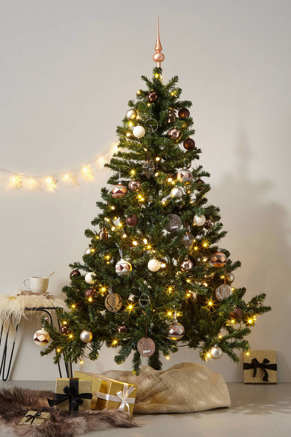 Black Box verlichte kerstboom Canmore (h185 x ø115 cm) | wehkamp Black Box verlichte kerstboom Canmore (h185 x ø115 cm) | wehkamp