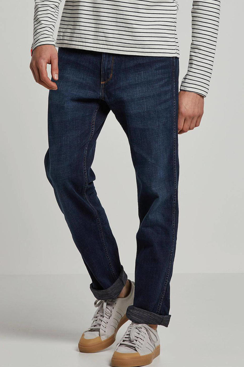 Wrangler straight fit jeans Greensboro el camino