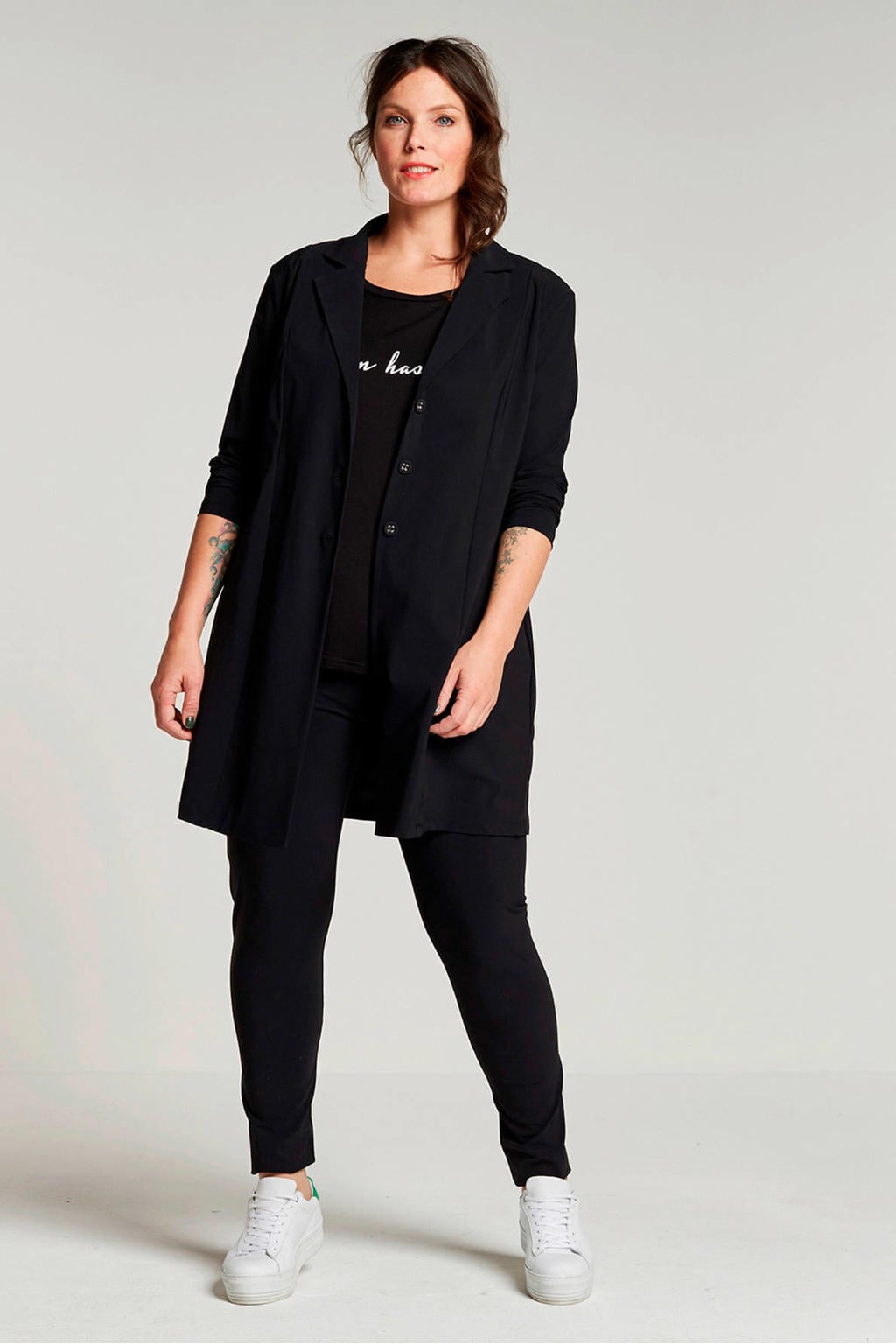 Plus Basics lange blazer van travelstof zwart